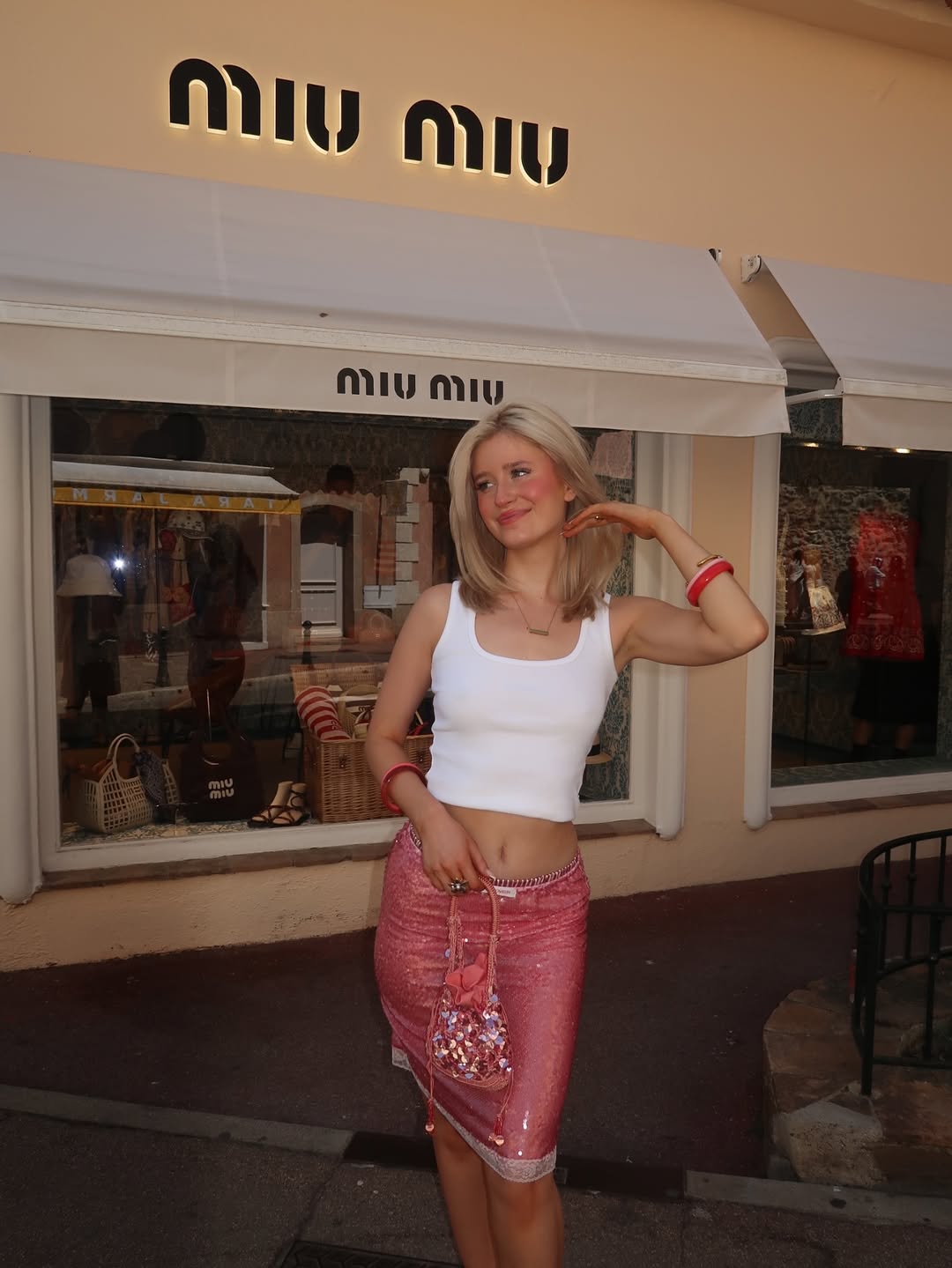 Carrie Bradshaw inspired pink skirt