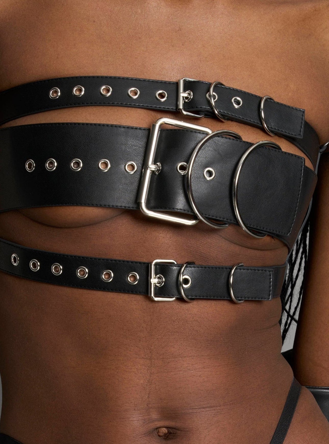 Buckle belt top